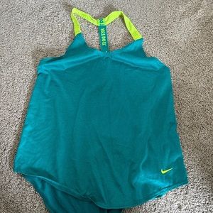 Nike top